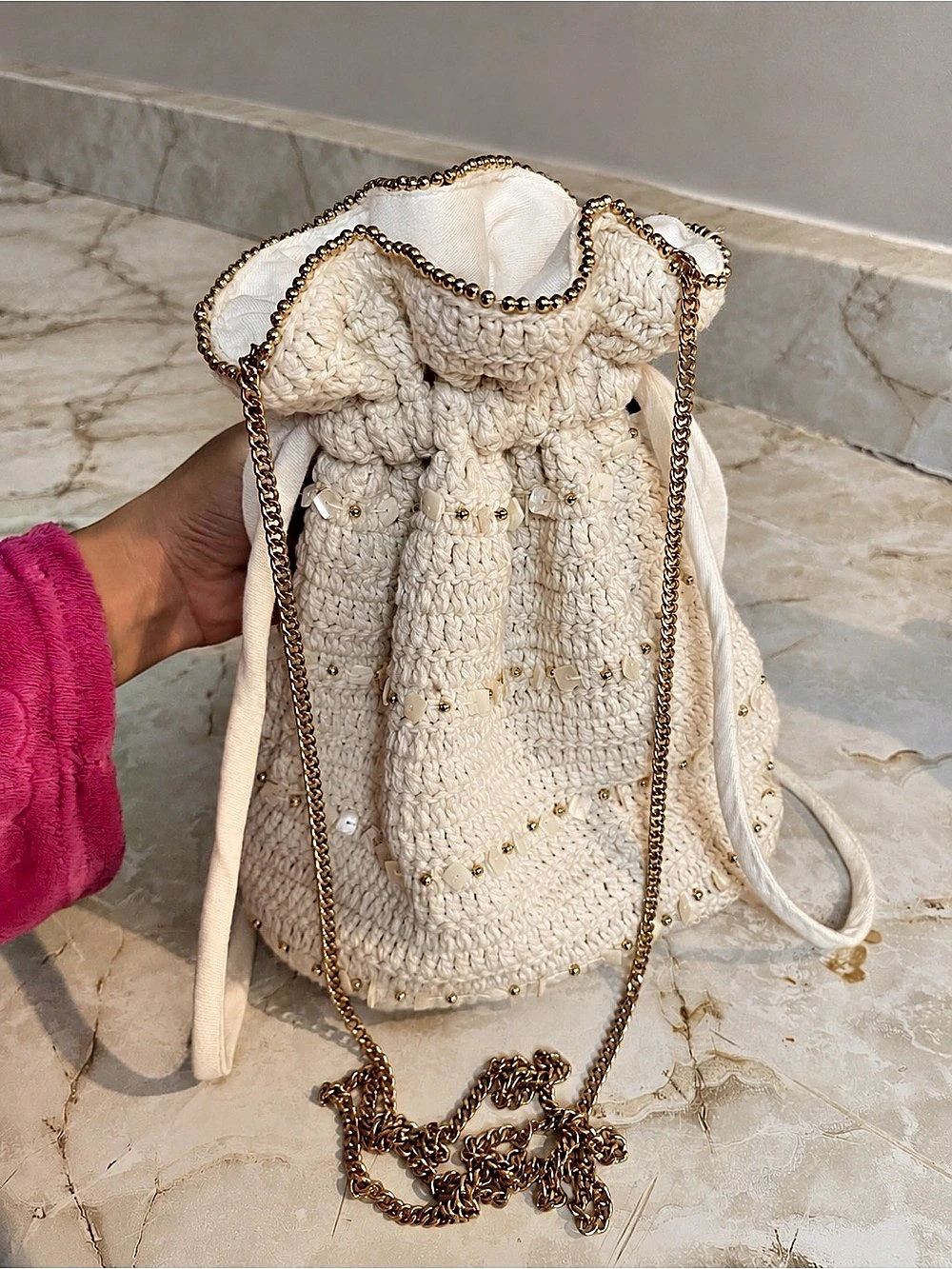 Lulus Beaded Drawstring Shoulder Bag in White